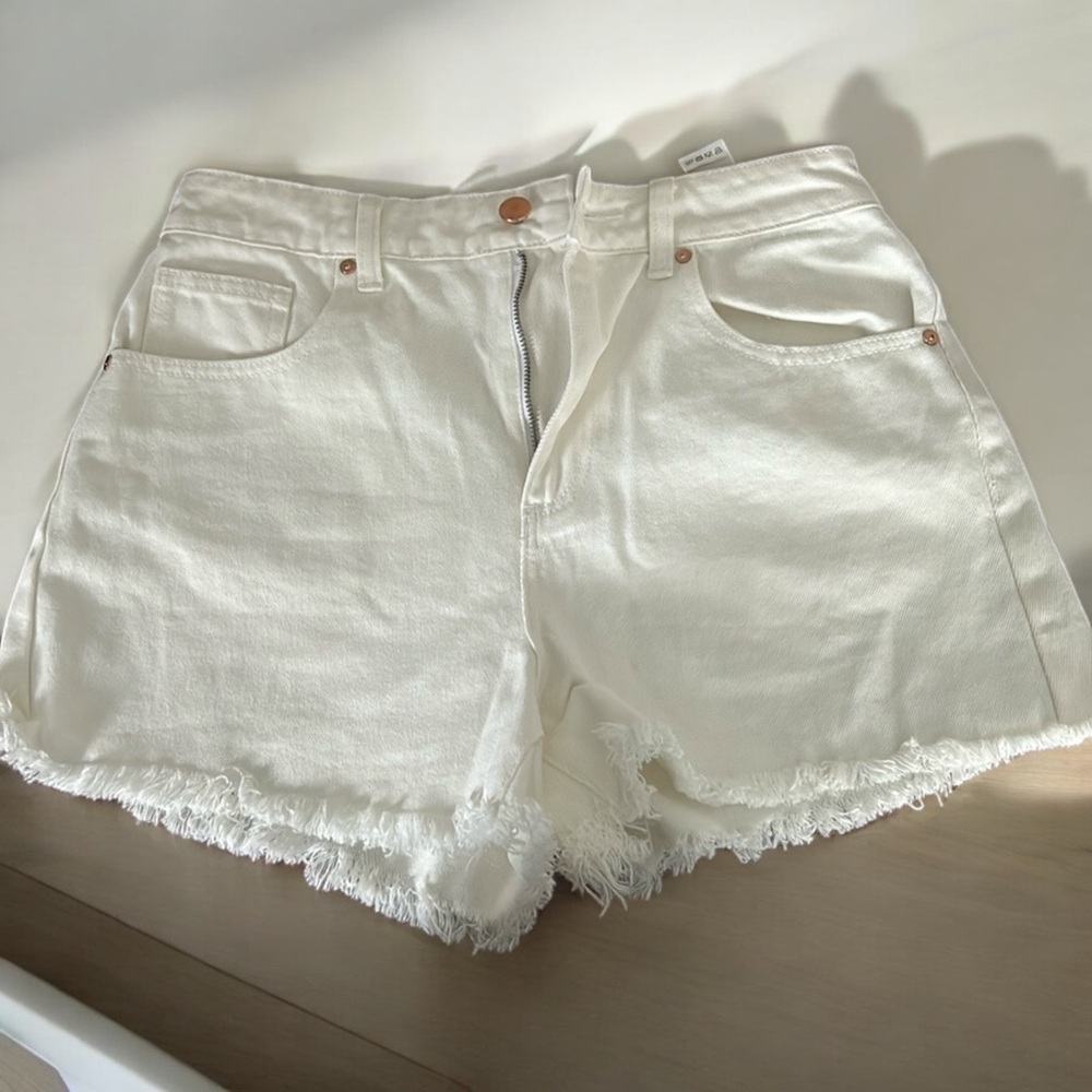 NWOT WHITE DENIM SHORTS
